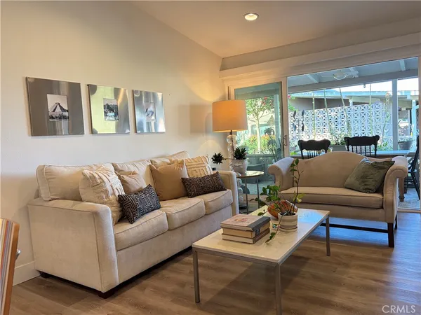 $589,000 | 1340 Kenwood Road, Unit M7156J, Seal Beach, CA 90740