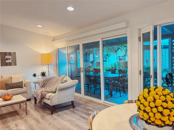$589,000 | 1340 Kenwood Road, Unit M7156J, Seal Beach, CA 90740