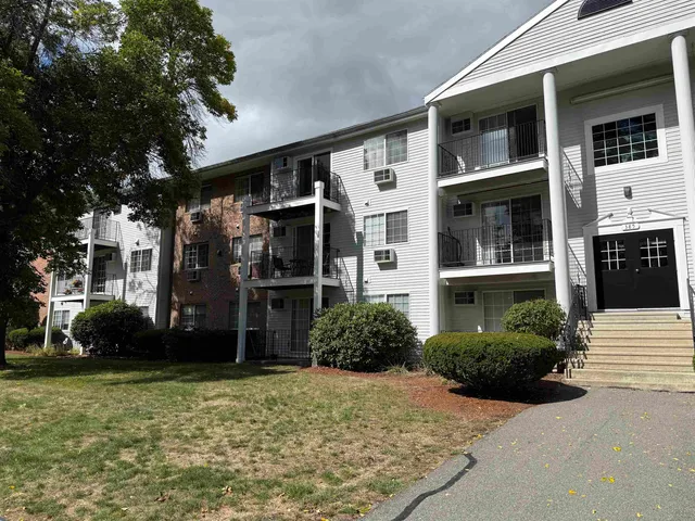 $1,891 | 385 Huse Road, Unit 15, Manchester, NH 03103