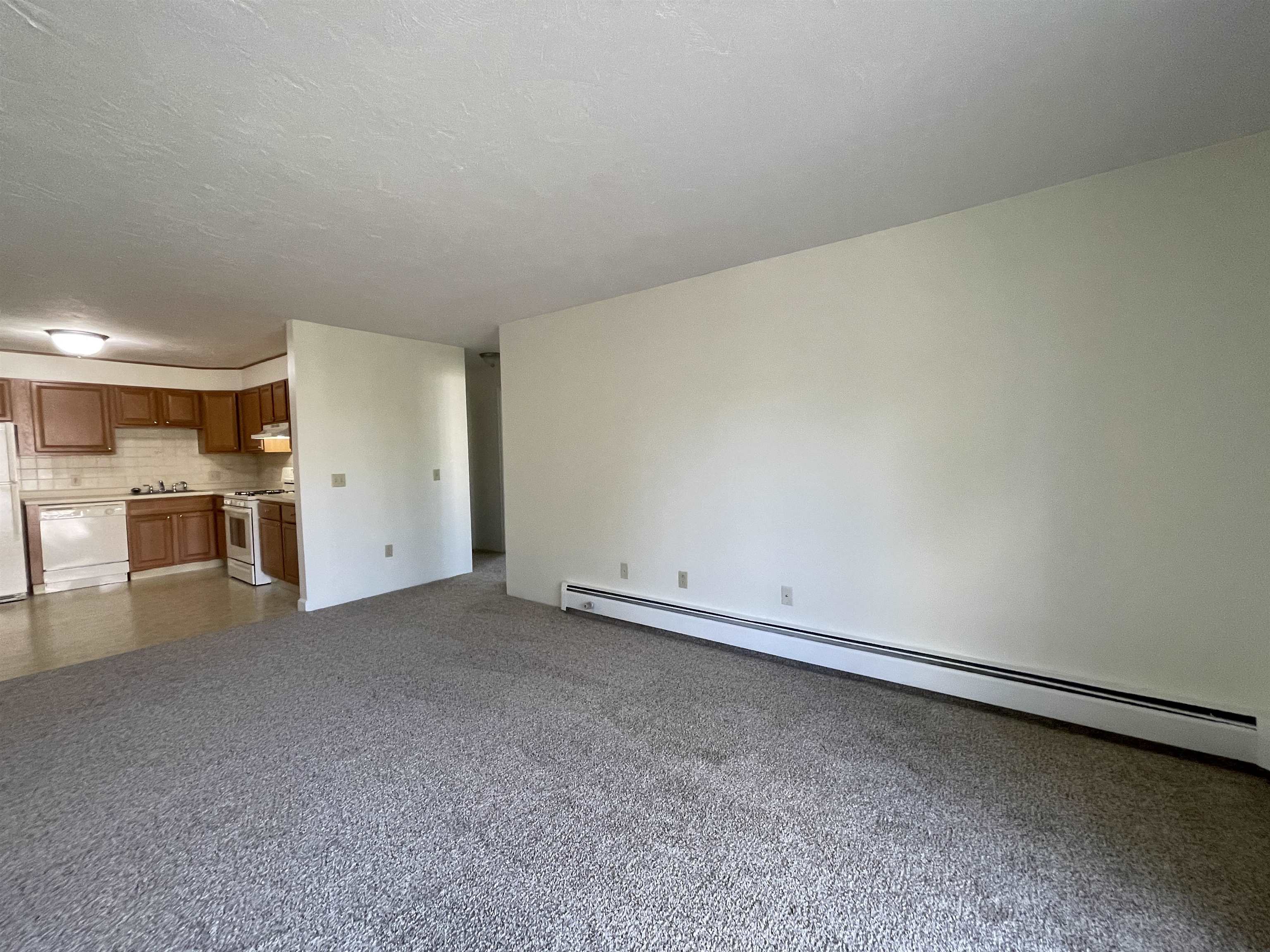 385 Huse Road, Unit 15 Manchester, NH 03103 - Photo 18 of 42