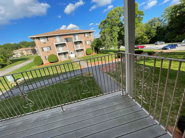 $1,891 | 385 Huse Road, Unit 15, Manchester, NH 03103