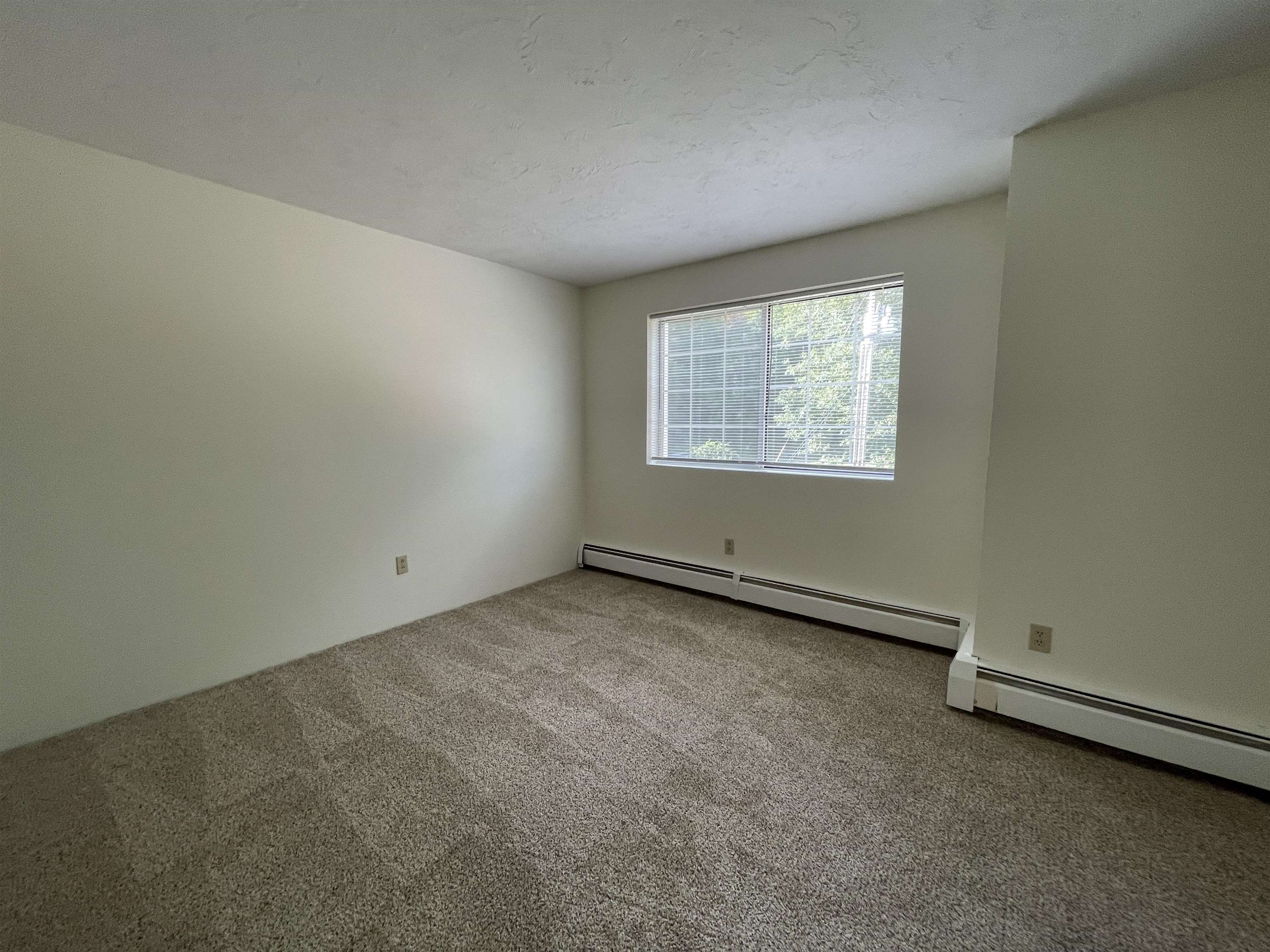 385 Huse Road, Unit 15 Manchester, NH 03103 - Photo 28 of 42