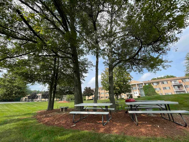 $1,891 | 385 Huse Road, Unit 15, Manchester, NH 03103