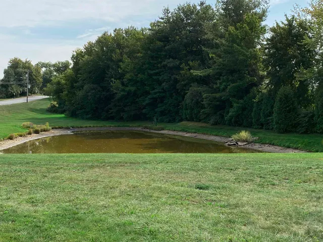 $1,891 | 385 Huse Road, Unit 15, Manchester, NH 03103