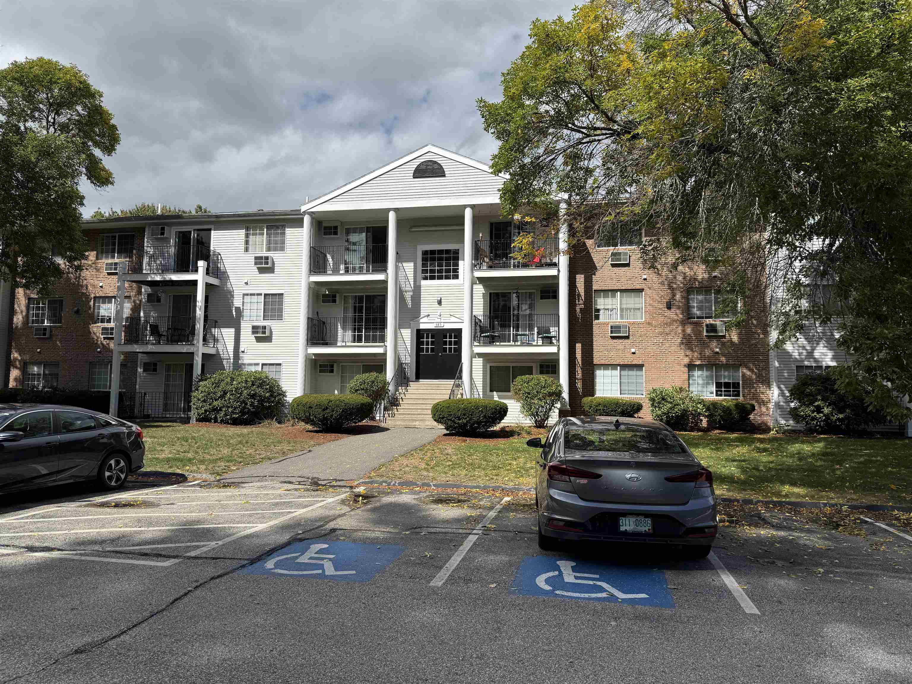 385 Huse Road, Unit 15 Manchester, NH 03103 - Photo 5 of 42