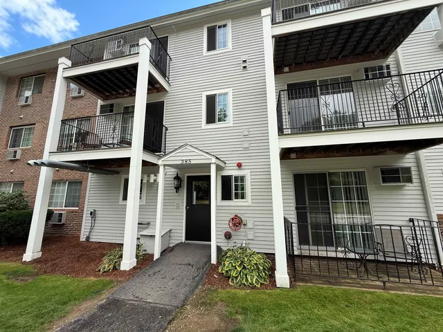 $1,891 | 385 Huse Road, Unit 15, Manchester, NH 03103