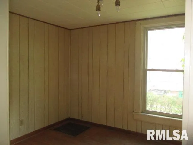 $63,750 | 241 North Chambers Street, Galesburg, IL 61401