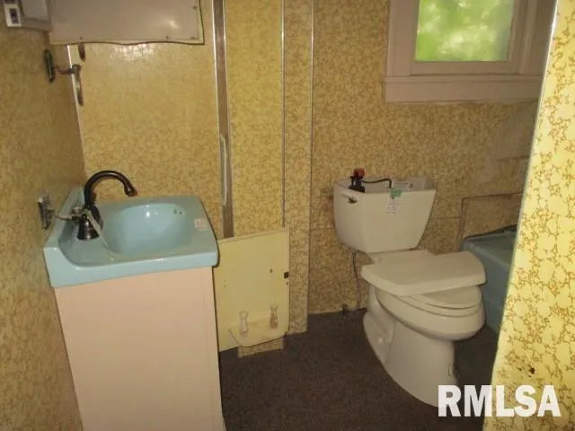 $63,750 | 241 North Chambers Street, Galesburg, IL 61401