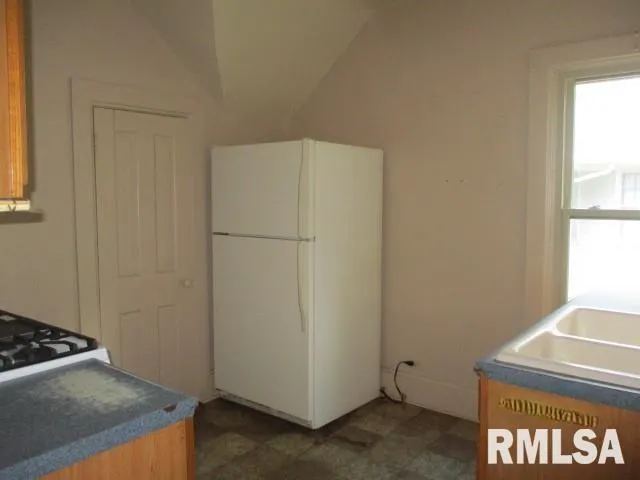 $63,750 | 241 North Chambers Street, Galesburg, IL 61401