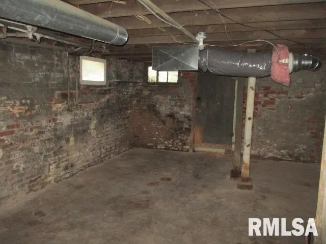 $63,750 | 241 North Chambers Street, Galesburg, IL 61401