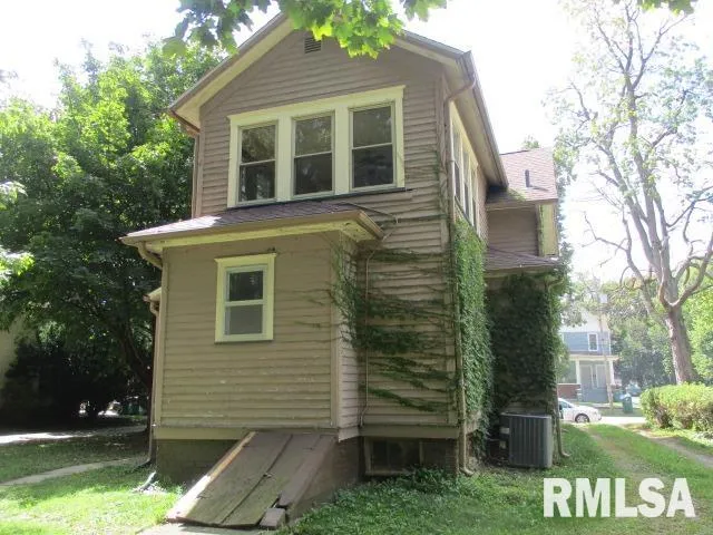 $63,750 | 241 North Chambers Street, Galesburg, IL 61401