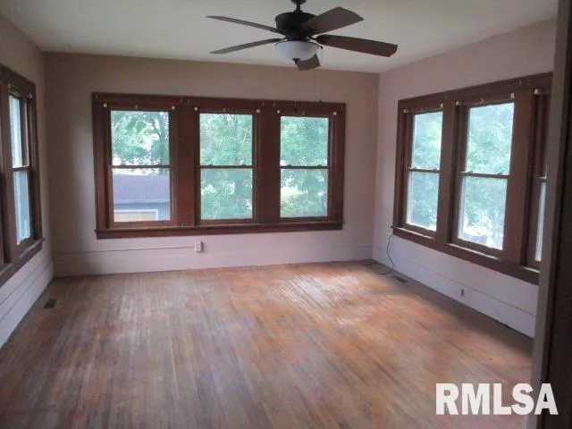 $63,750 | 241 North Chambers Street, Galesburg, IL 61401