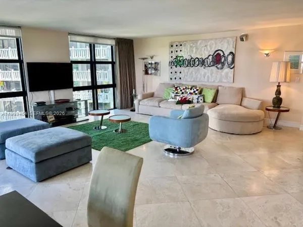 $1,550,000 | 1111 Crandon Boulevard, Unit C902, Key Biscayne, FL 33149