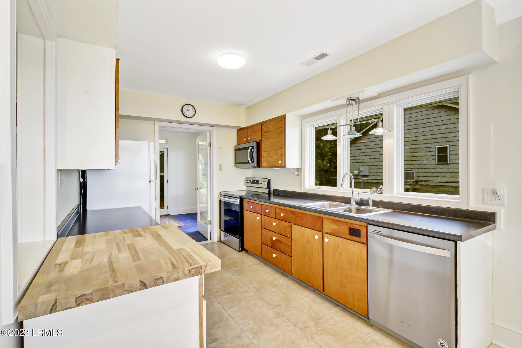 71 Fort Fremont Road St. Helena Island, SC 29920 - Photo 22 of 50 Kitchen