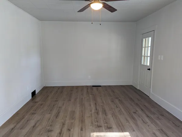 $67,000 | 212 2nd Avenue, Enderlin, ND 58027