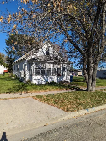 $67,000 | 212 2nd Avenue, Enderlin, ND 58027