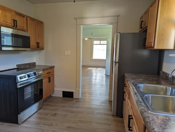 $67,000 | 212 2nd Avenue, Enderlin, ND 58027