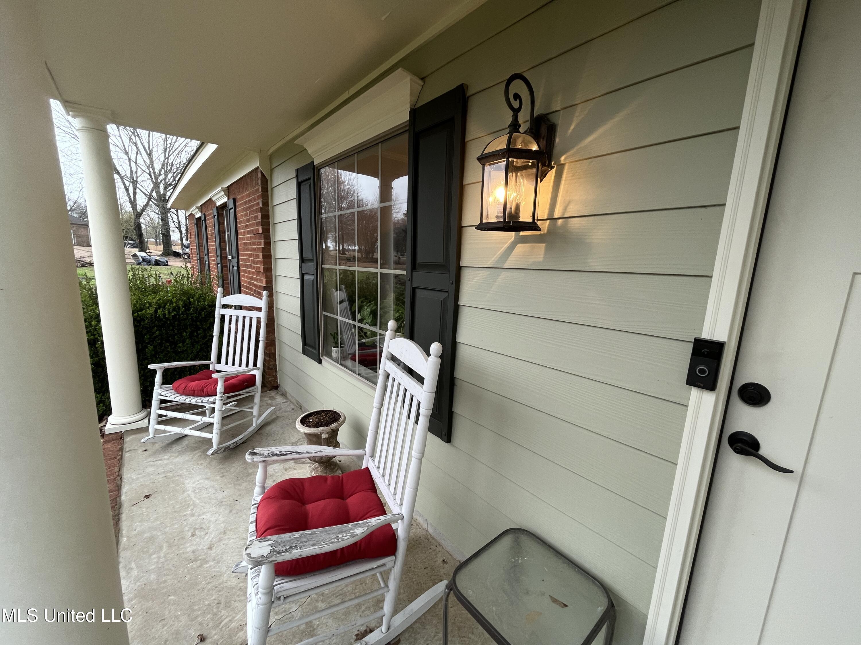 5725 Malone Road Olive Branch, MS 38654 - Photo 3 of 54 20230309_221751121_iOS