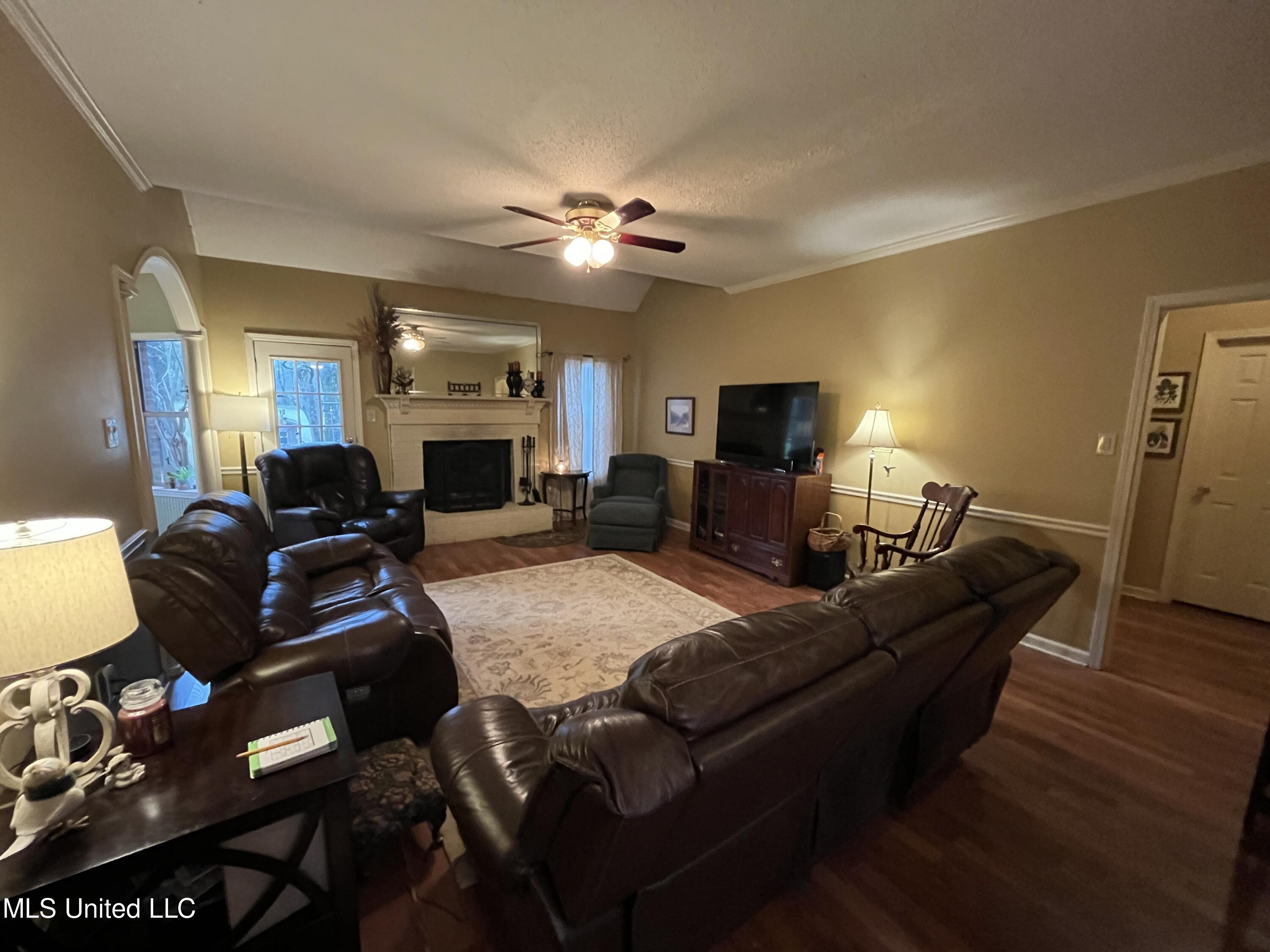 5725 Malone Road Olive Branch, MS 38654 - Photo 10 of 54 20230309_222116138_iOS