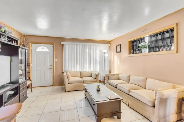 $324,999 | 2341 South 24th Avenue, Broadview, IL 60155