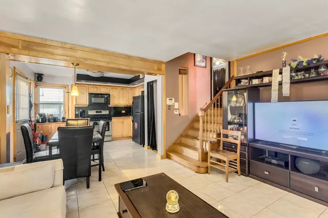 $324,999 | 2341 South 24th Avenue, Broadview, IL 60155