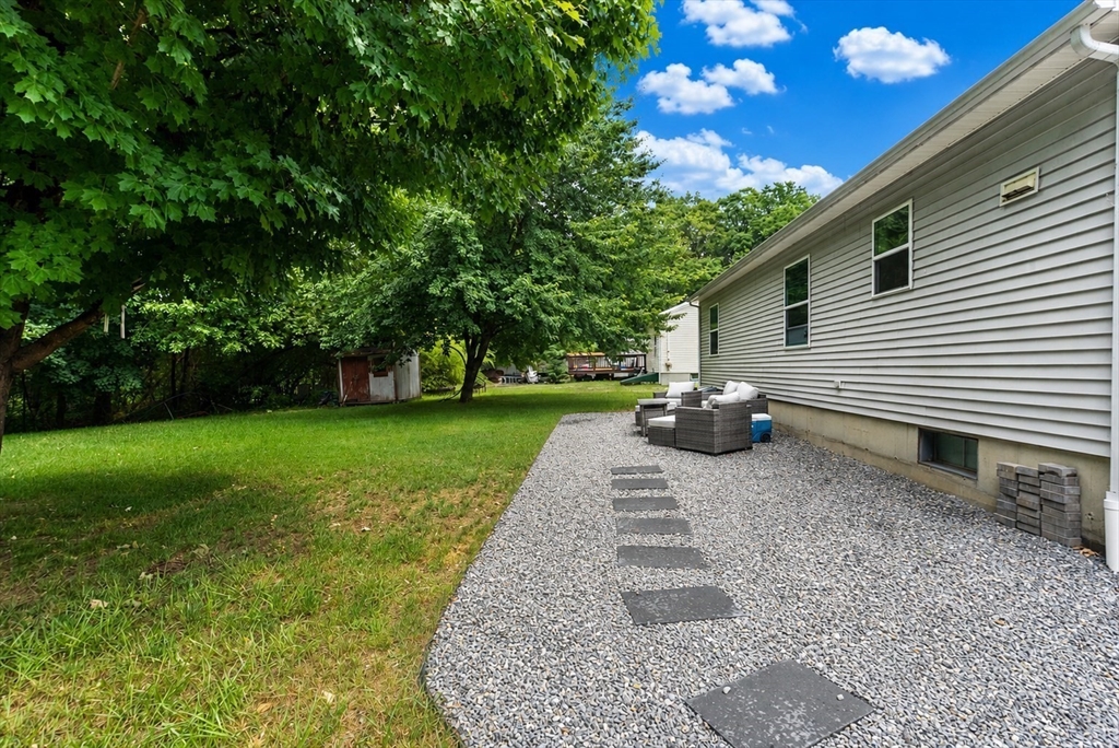 155 Fitch Road Clinton, MA 01510 - Photo 4 of 25