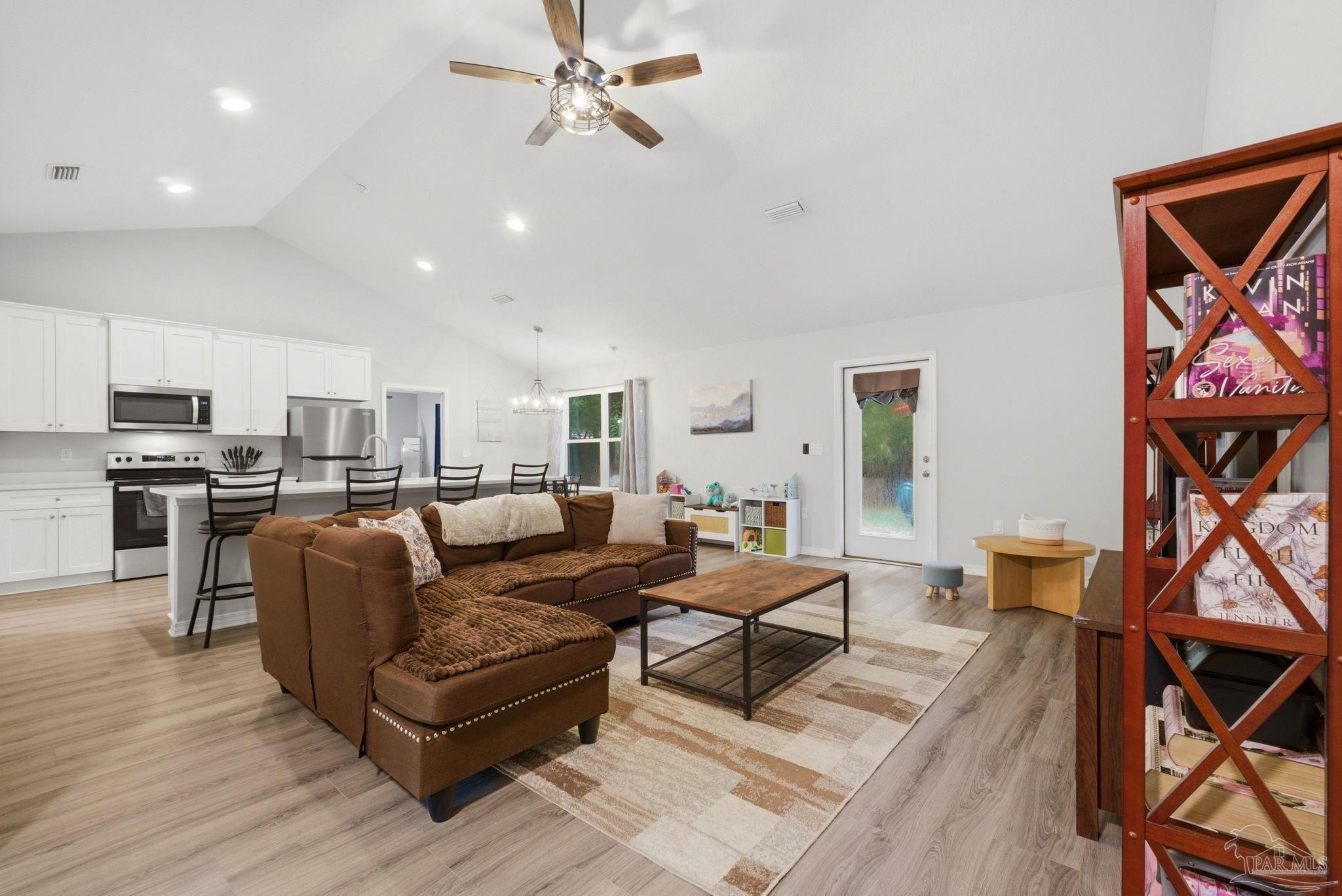 5284 Godfrey Street Crestview, FL 32539 - Photo 7 of 31