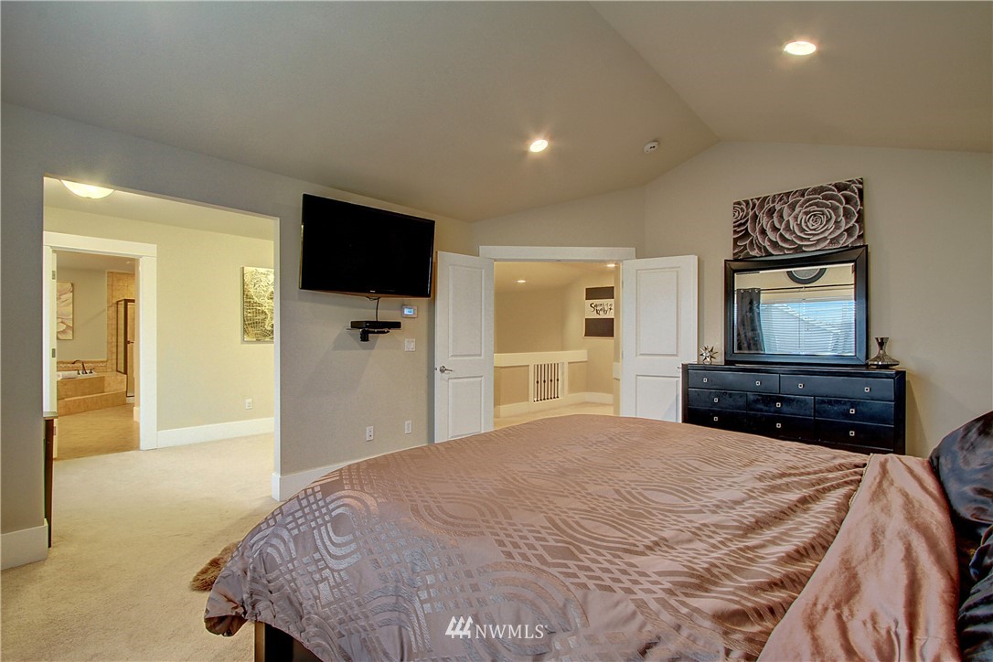 5120 Northeast 10th Street Renton, WA 98059 - Photo 16 of 25 Gallery Image 16