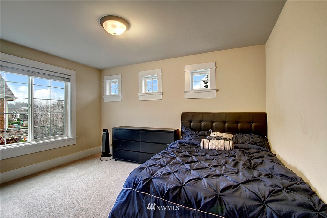 5120 Northeast 10th Street Renton, WA 98059 - Photo 19 of 25 Gallery Image 19