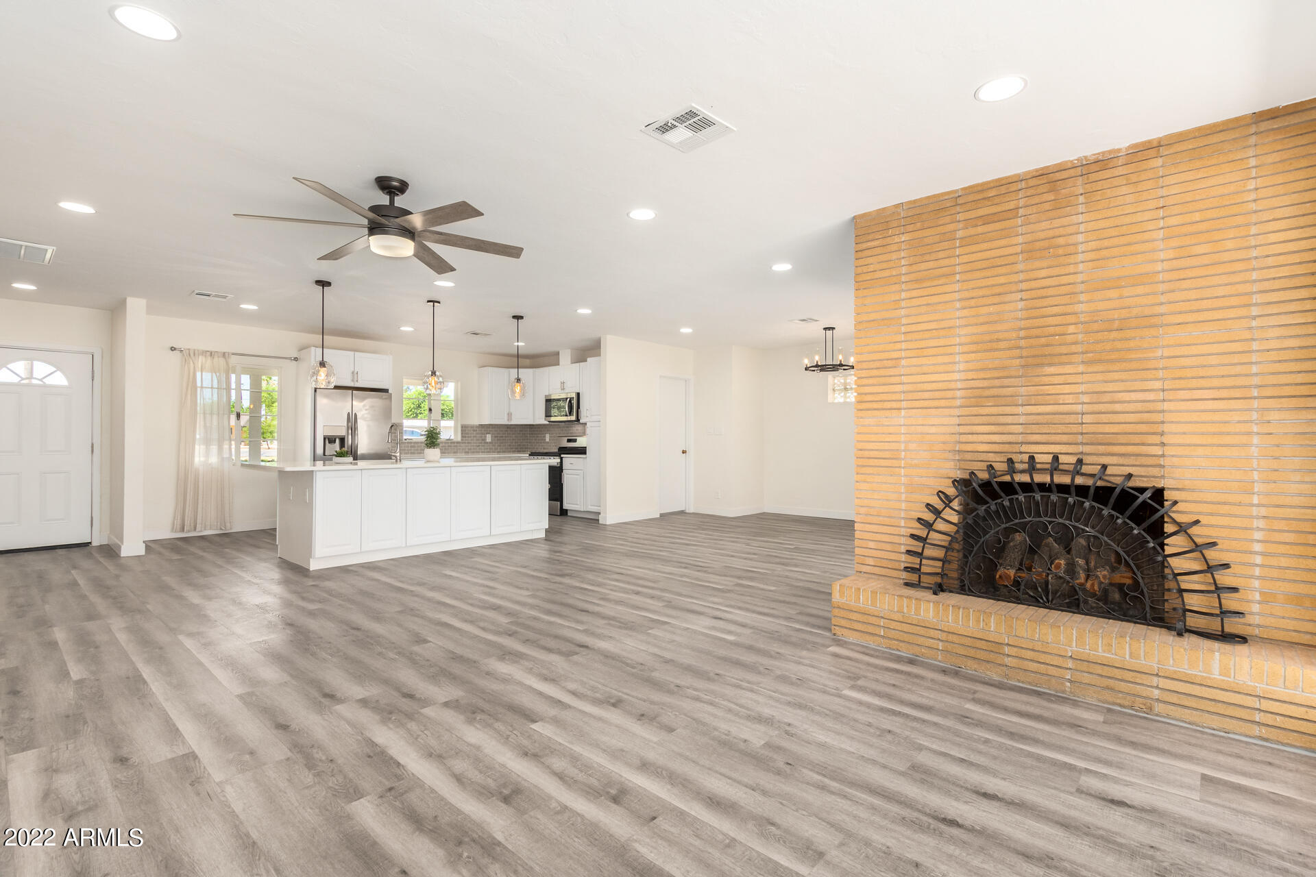 2137 West Thomas Road Phoenix, AZ 85015 - Photo 11 of 58 0014-12-Thomas
