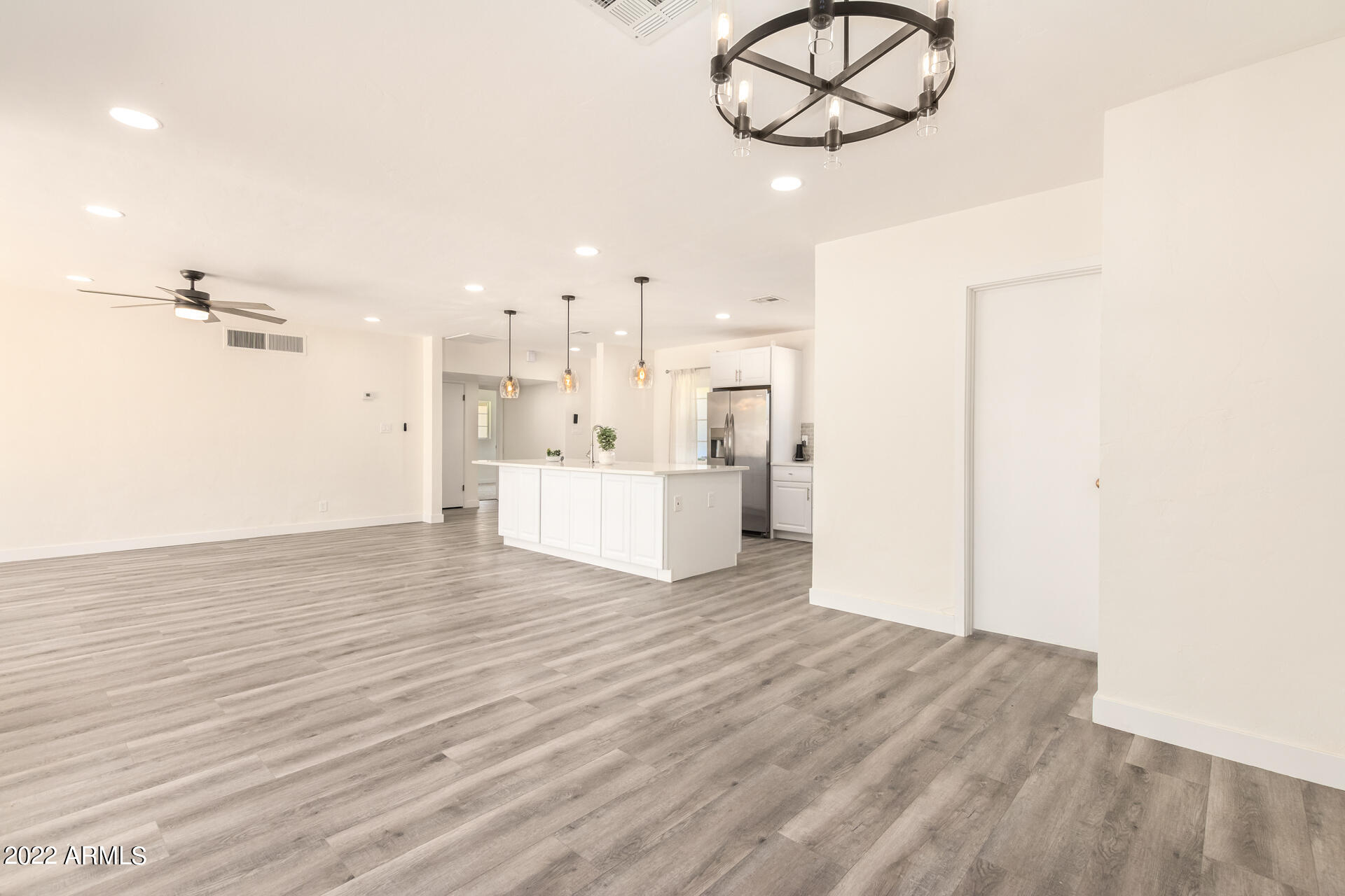 2137 West Thomas Road Phoenix, AZ 85015 - Photo 15 of 58 0019-17-Thomas