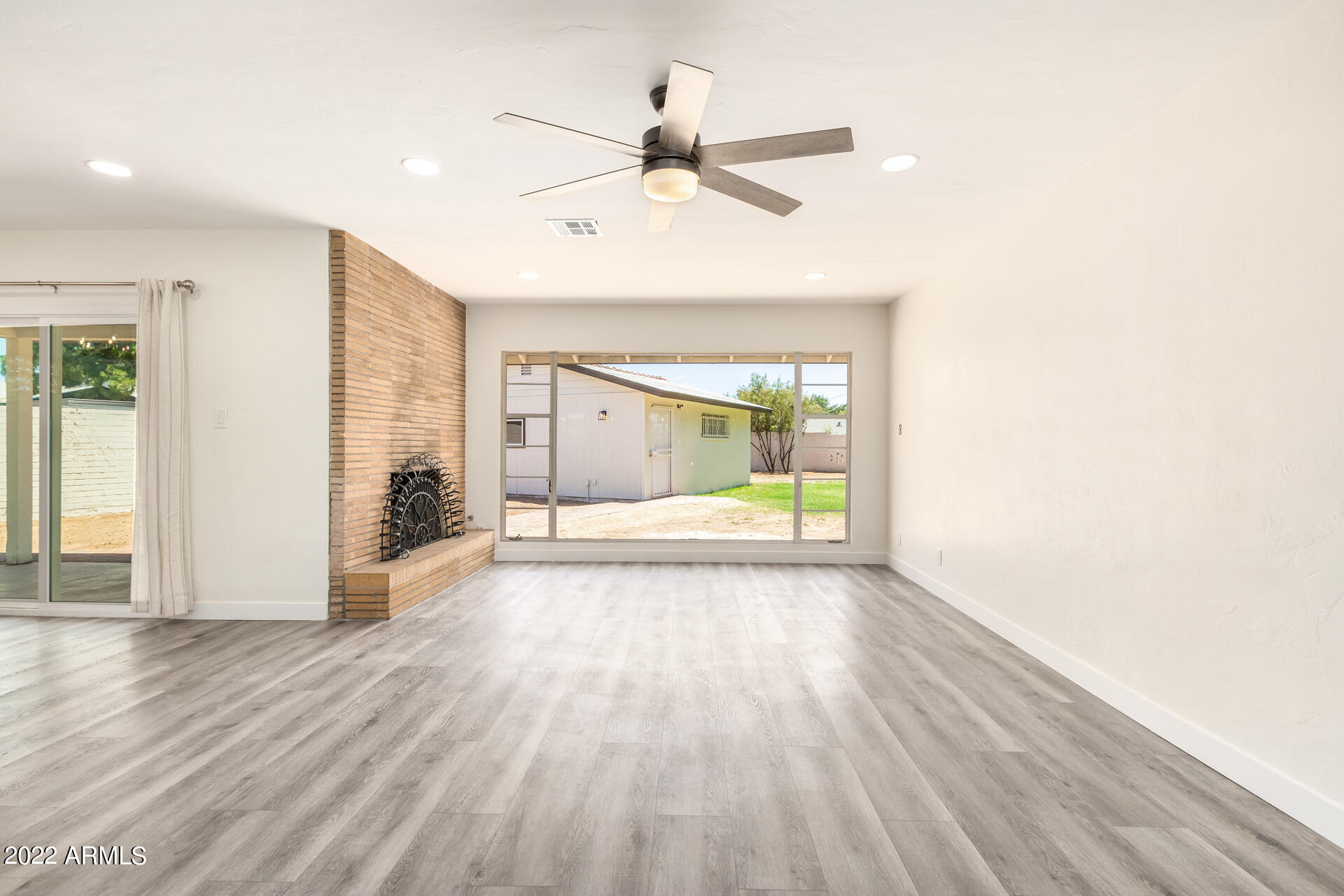 2137 West Thomas Road Phoenix, AZ 85015 - Photo 7 of 58 0010-08-Thomas
