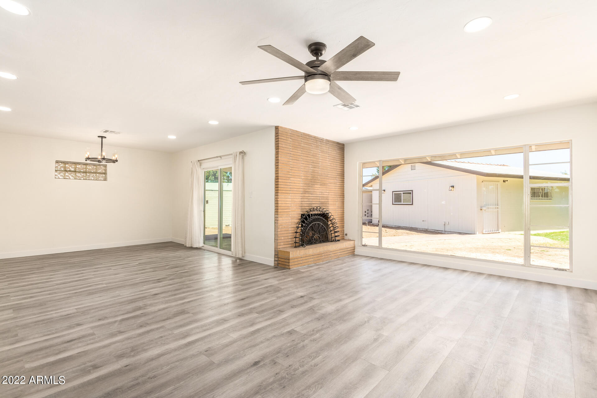 2137 West Thomas Road Phoenix, AZ 85015 - Photo 8 of 58 0011-09-Thomas