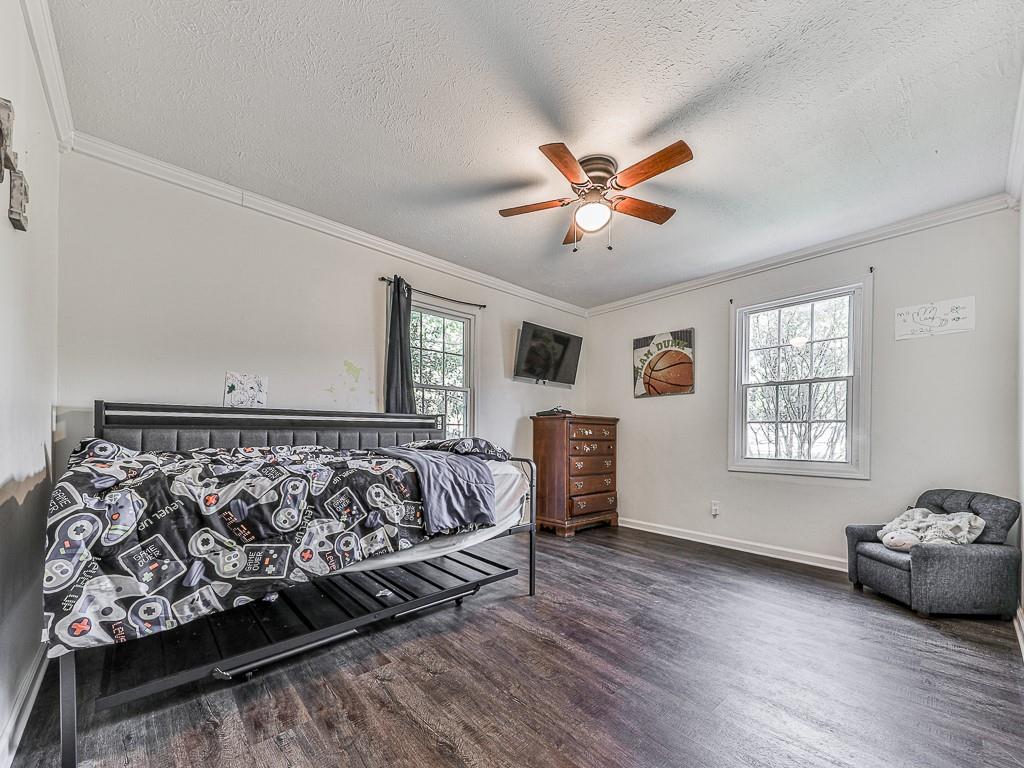 87 Jones Street Jasper, GA 30143 - Photo 12 of 25 a living room with furniture