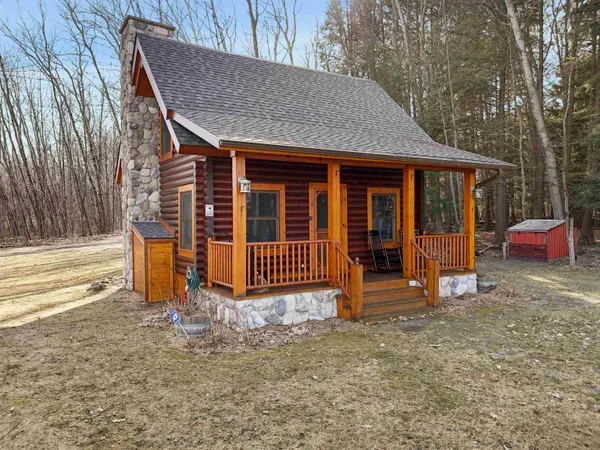 $550,000 | 3900 Swaney Road, Traverse City, MI 49686
