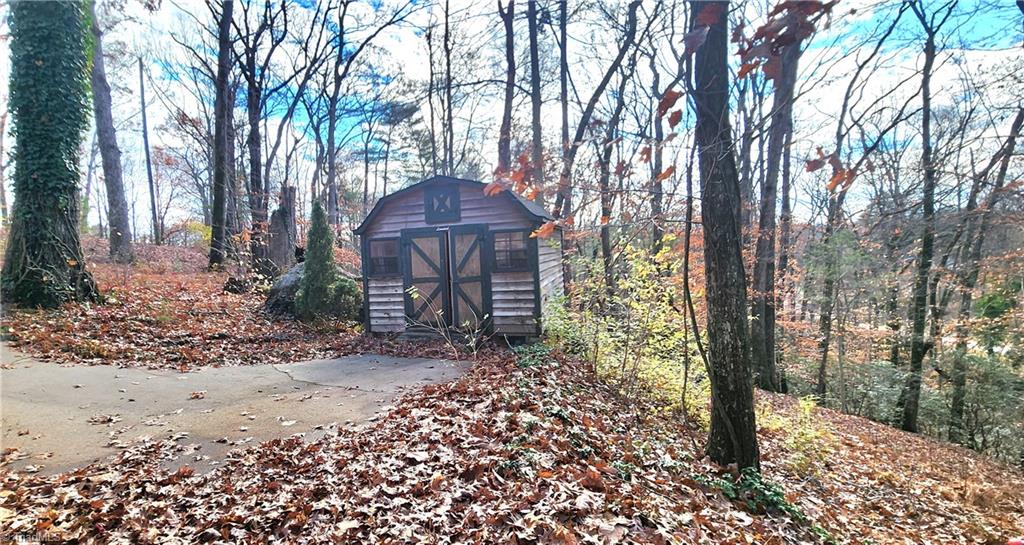 102 Oaklawn Road Mount Airy, NC 27030 - Photo 13 of 41 Gallery Image 13