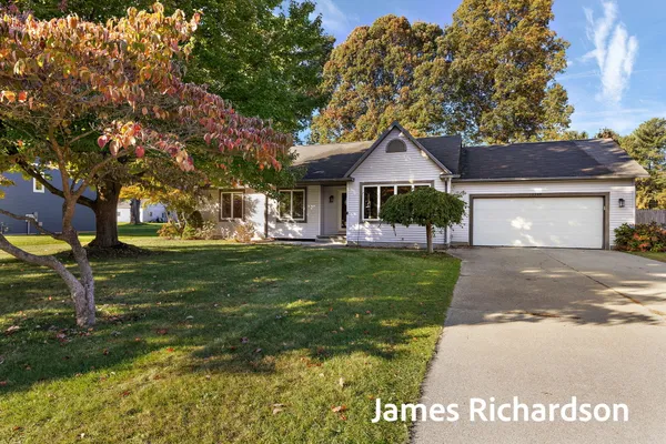 $384,900 | 15249 Widgeon Road, Grand Haven, MI 49417
