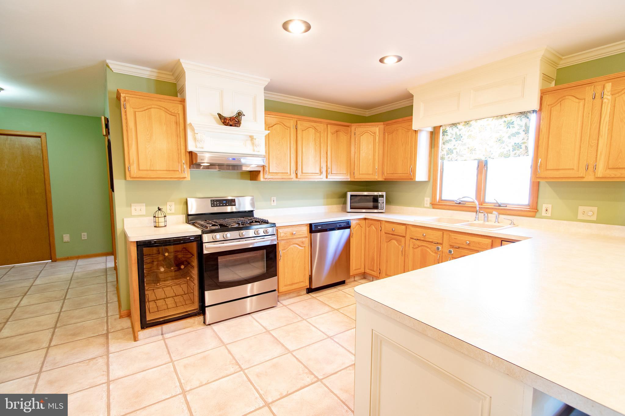 443 Woodstown Road Swedesboro, NJ 08085 - Photo 9 of 29 Gallery Image 9