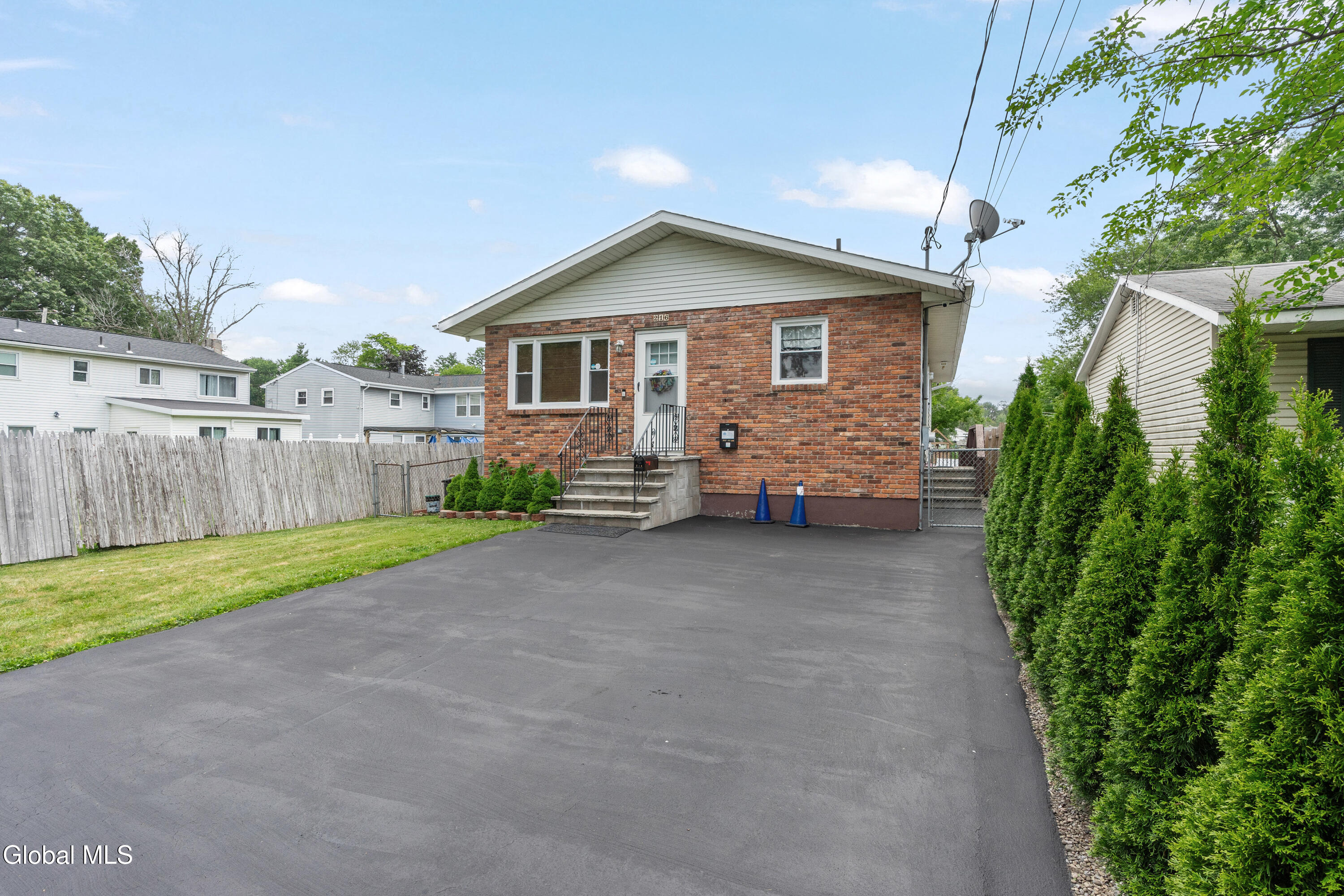 3-print-216-gifford-rd