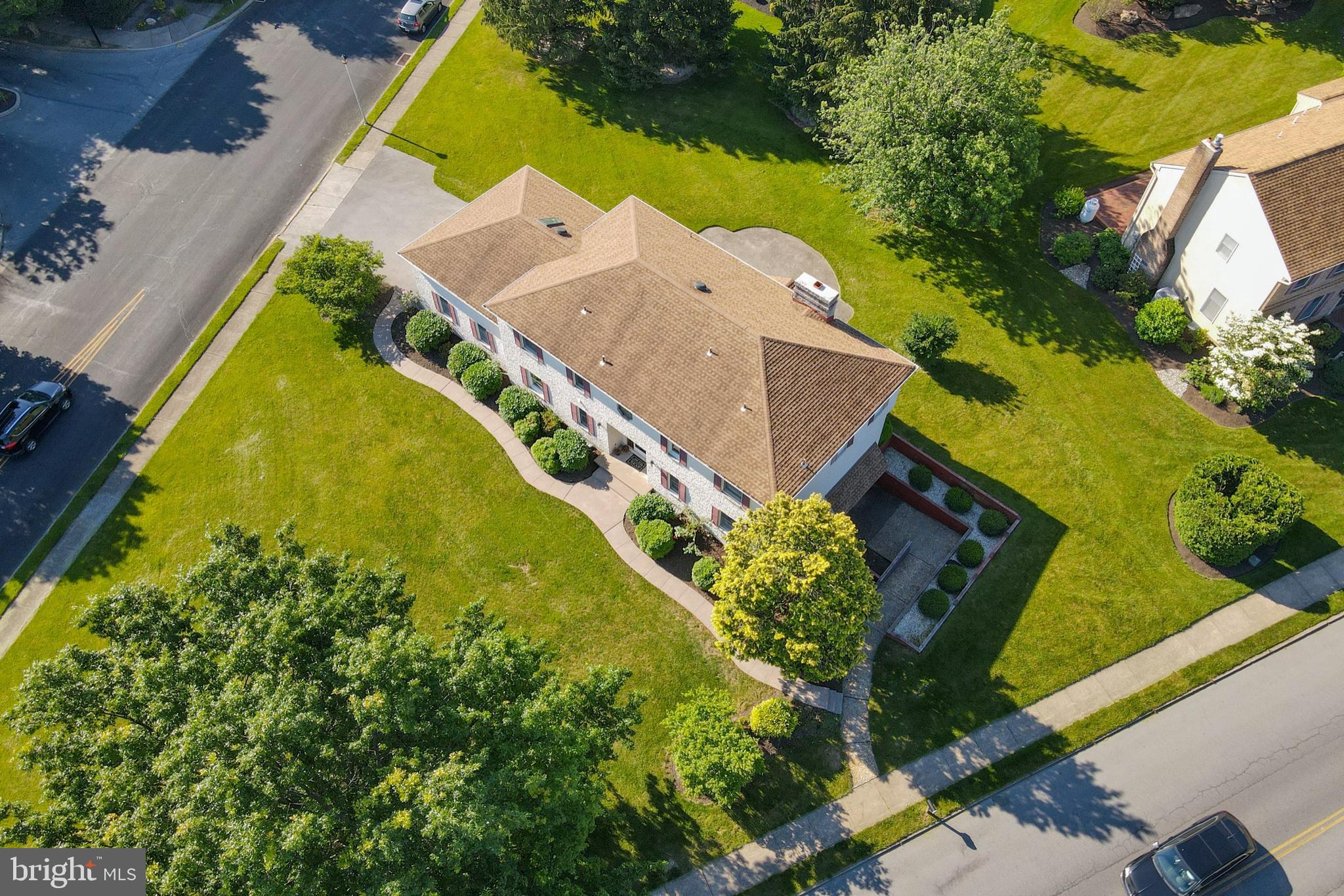 875 Parkway Road Allentown, PA 18104 - Photo 2 of 33 Gallery Image 2