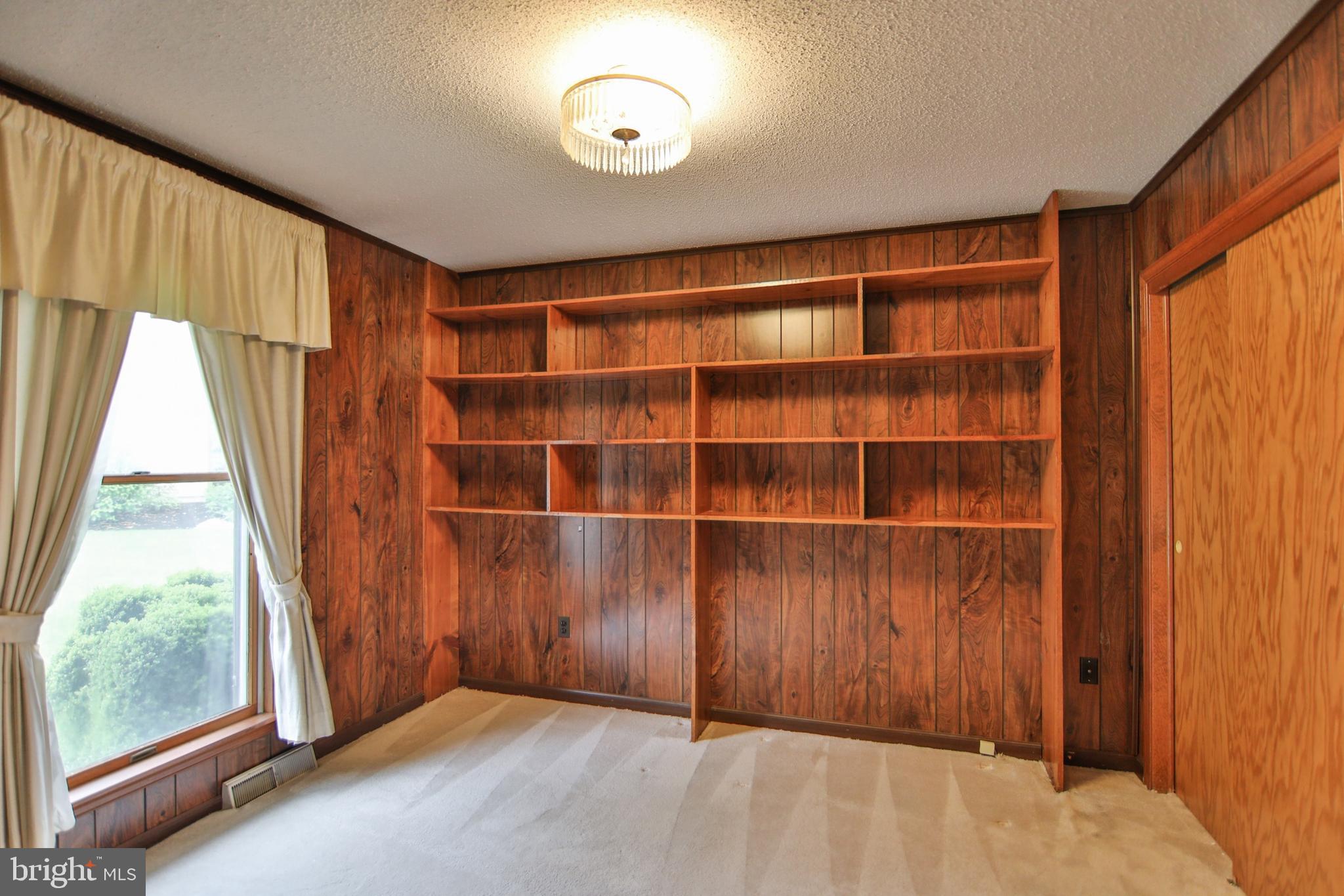 875 Parkway Road Allentown, PA 18104 - Photo 12 of 33 Gallery Image 12