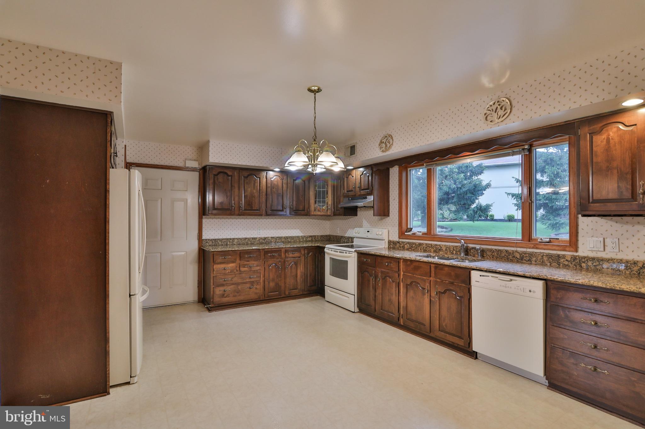 875 Parkway Road Allentown, PA 18104 - Photo 16 of 33 Gallery Image 16