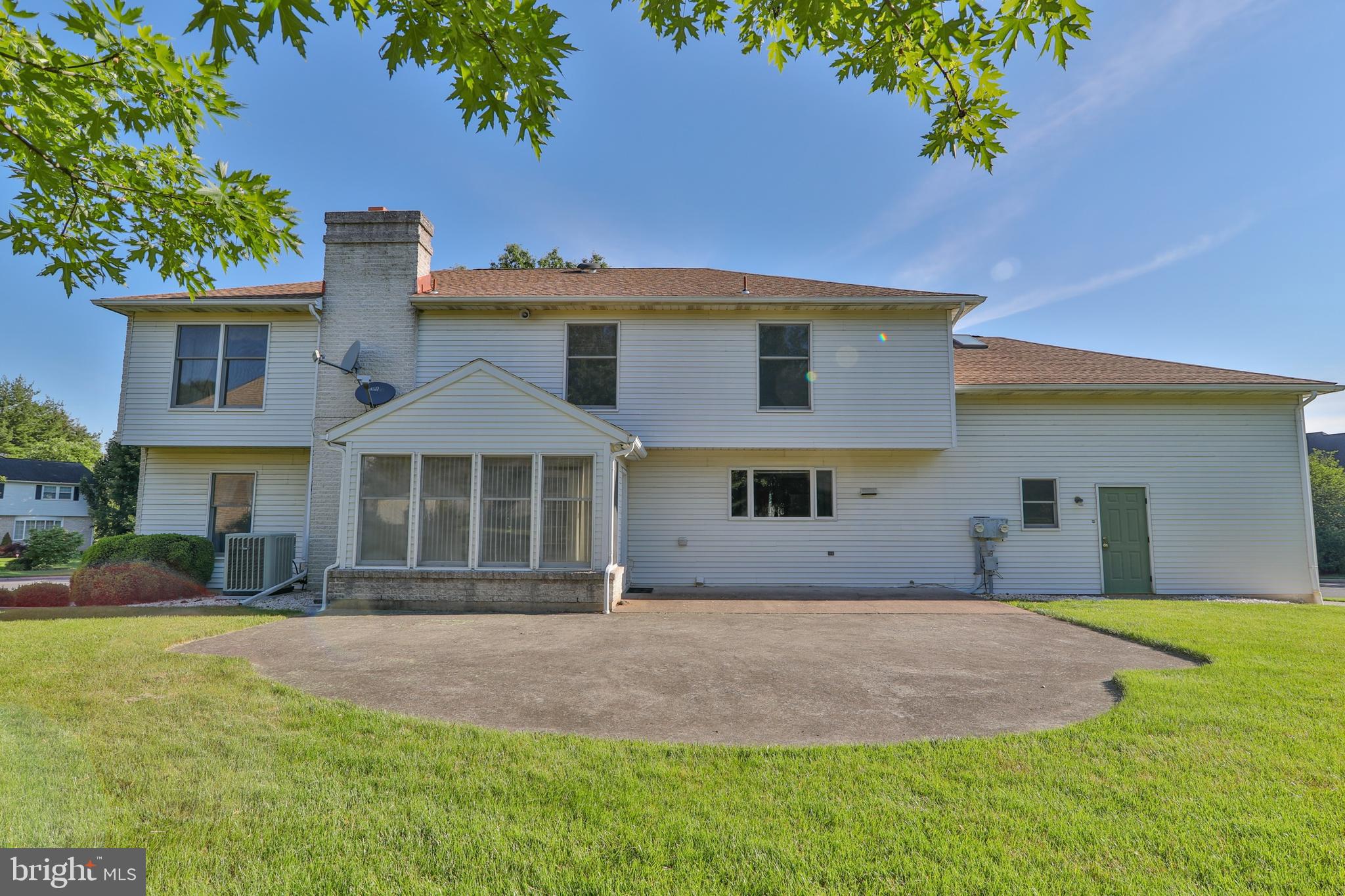 875 Parkway Road Allentown, PA 18104 - Photo 3 of 33 Gallery Image 3