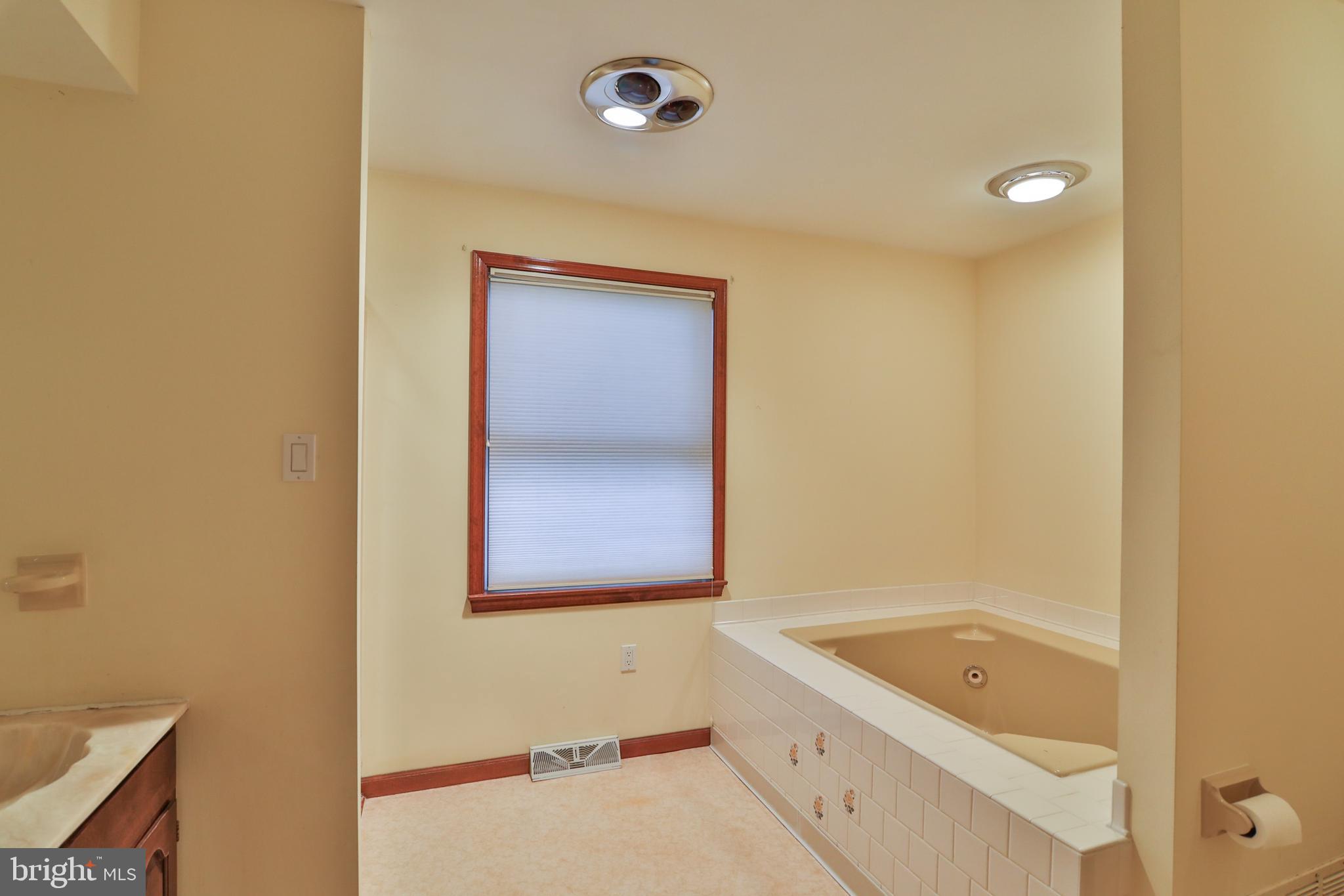 875 Parkway Road Allentown, PA 18104 - Photo 25 of 33 Gallery Image 25