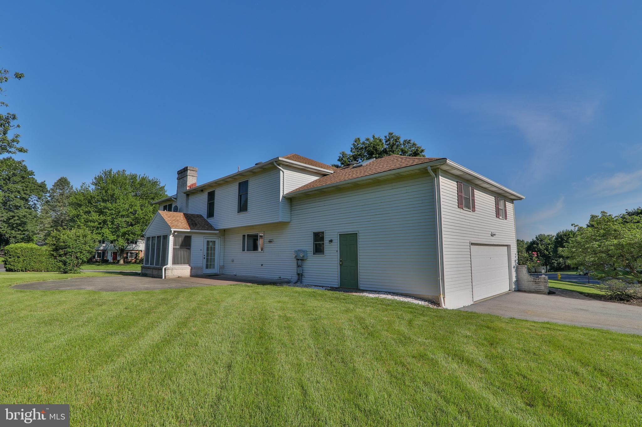 875 Parkway Road Allentown, PA 18104 - Photo 4 of 33 Gallery Image 4