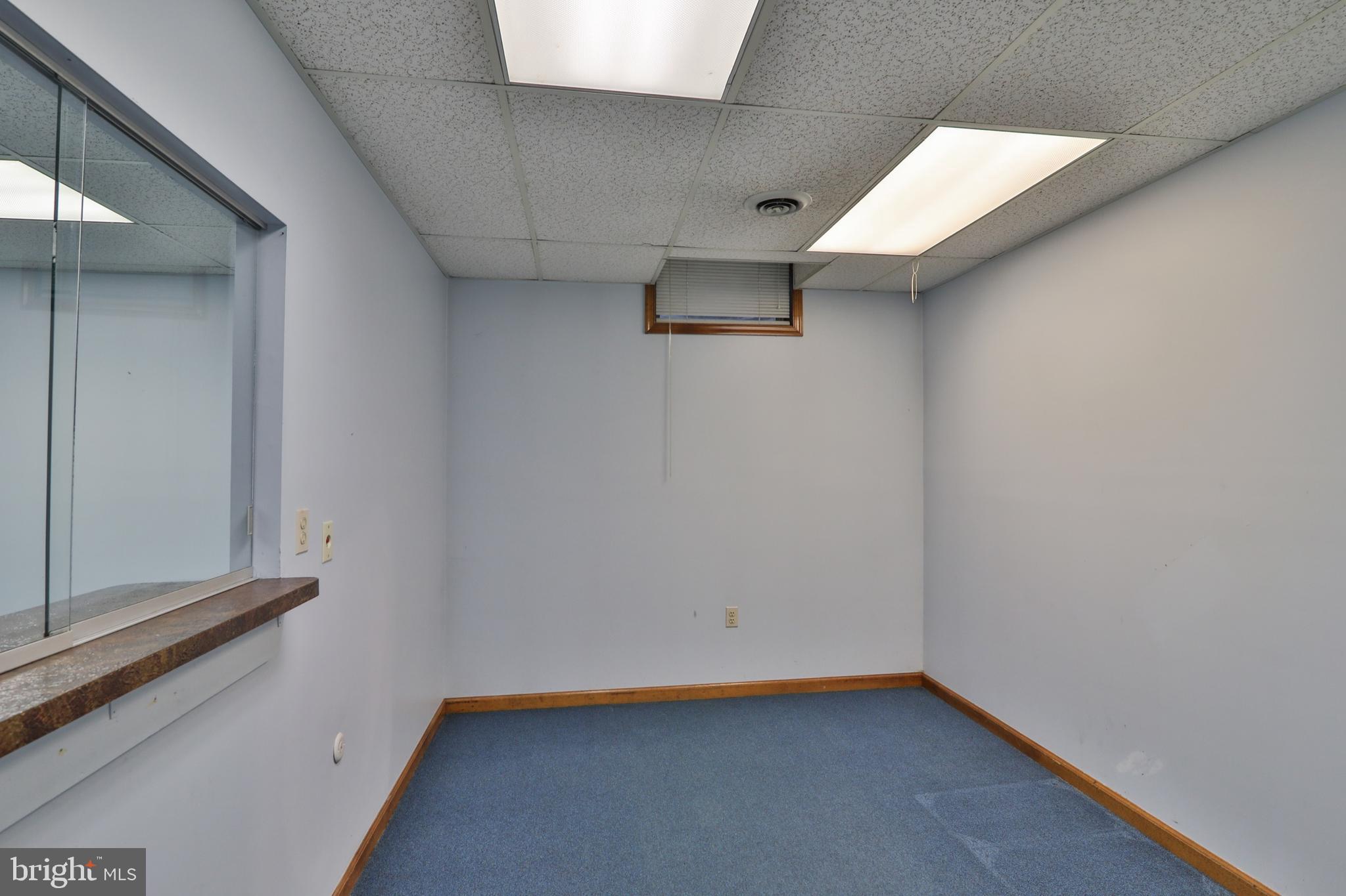 875 Parkway Road Allentown, PA 18104 - Photo 32 of 33 Gallery Image 32