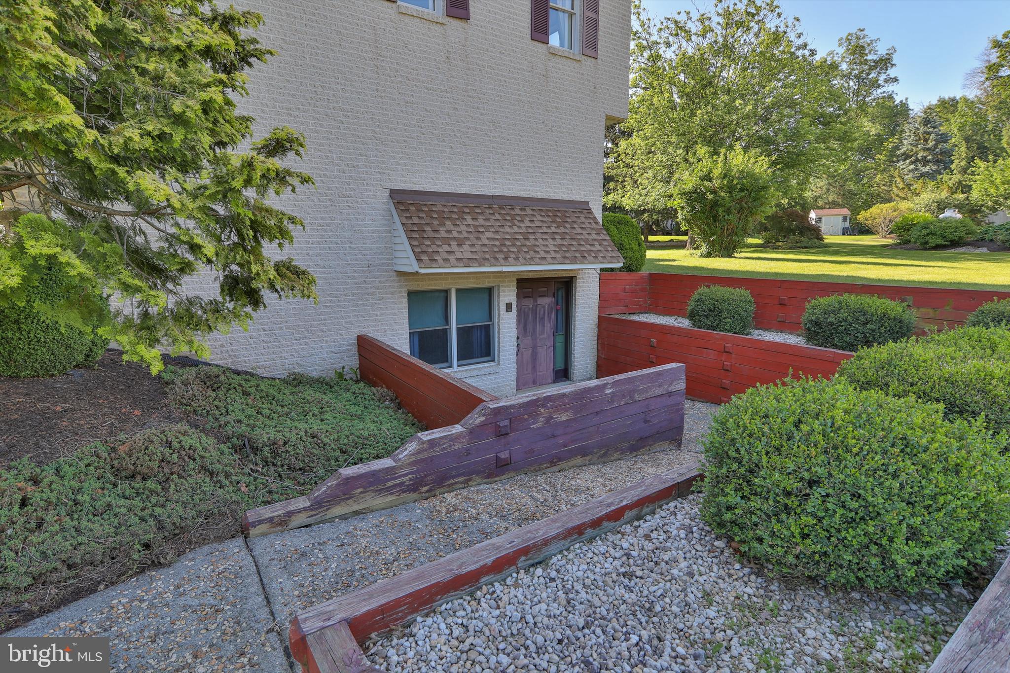 875 Parkway Road Allentown, PA 18104 - Photo 5 of 33 Gallery Image 5