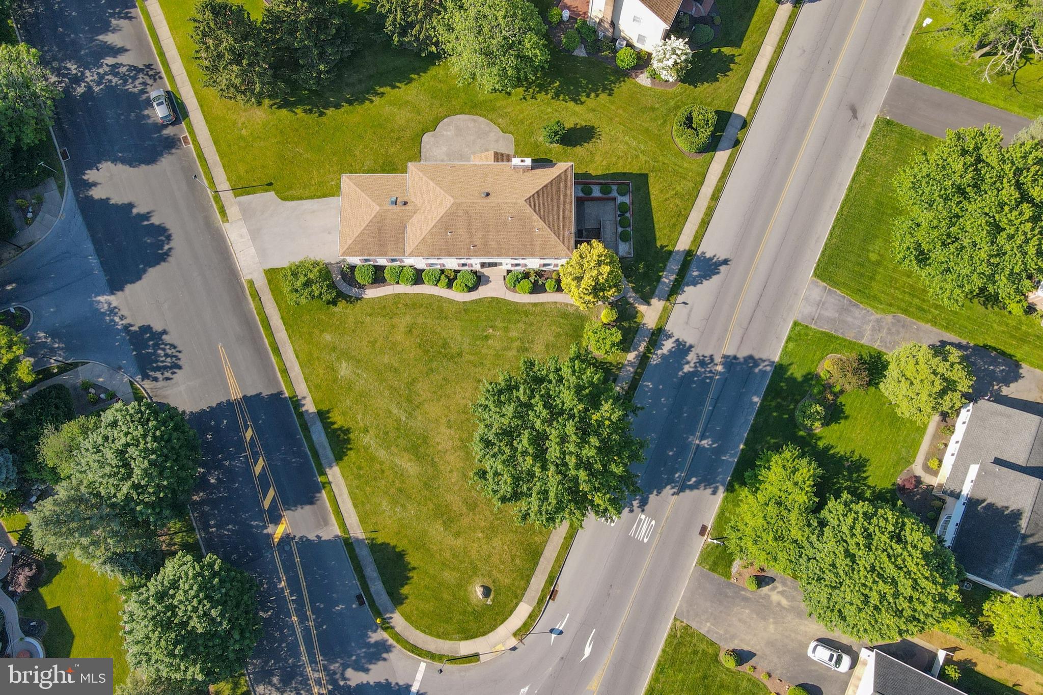 875 Parkway Road Allentown, PA 18104 - Photo 7 of 33 Gallery Image 7