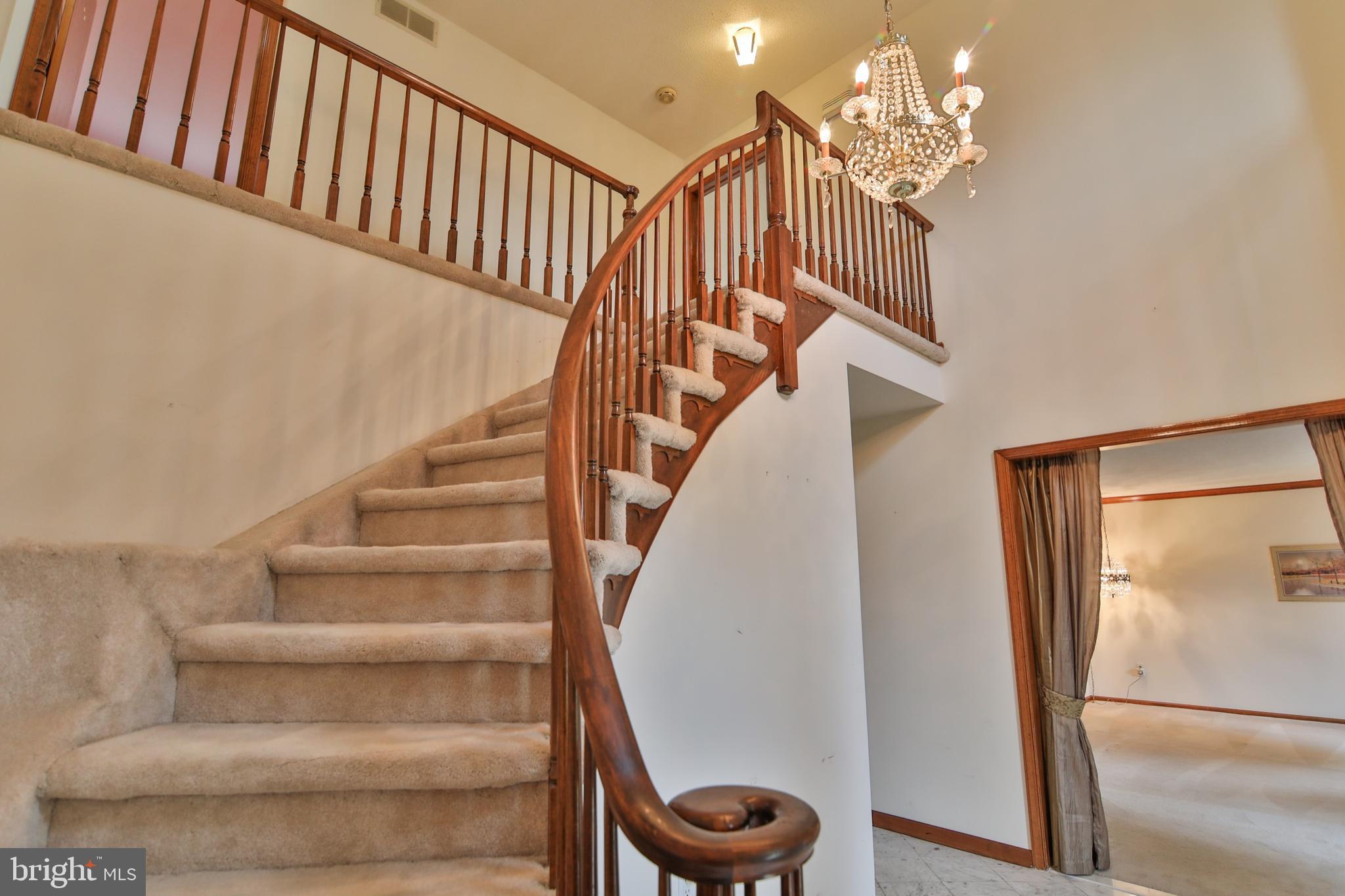 875 Parkway Road Allentown, PA 18104 - Photo 8 of 33 Gallery Image 8