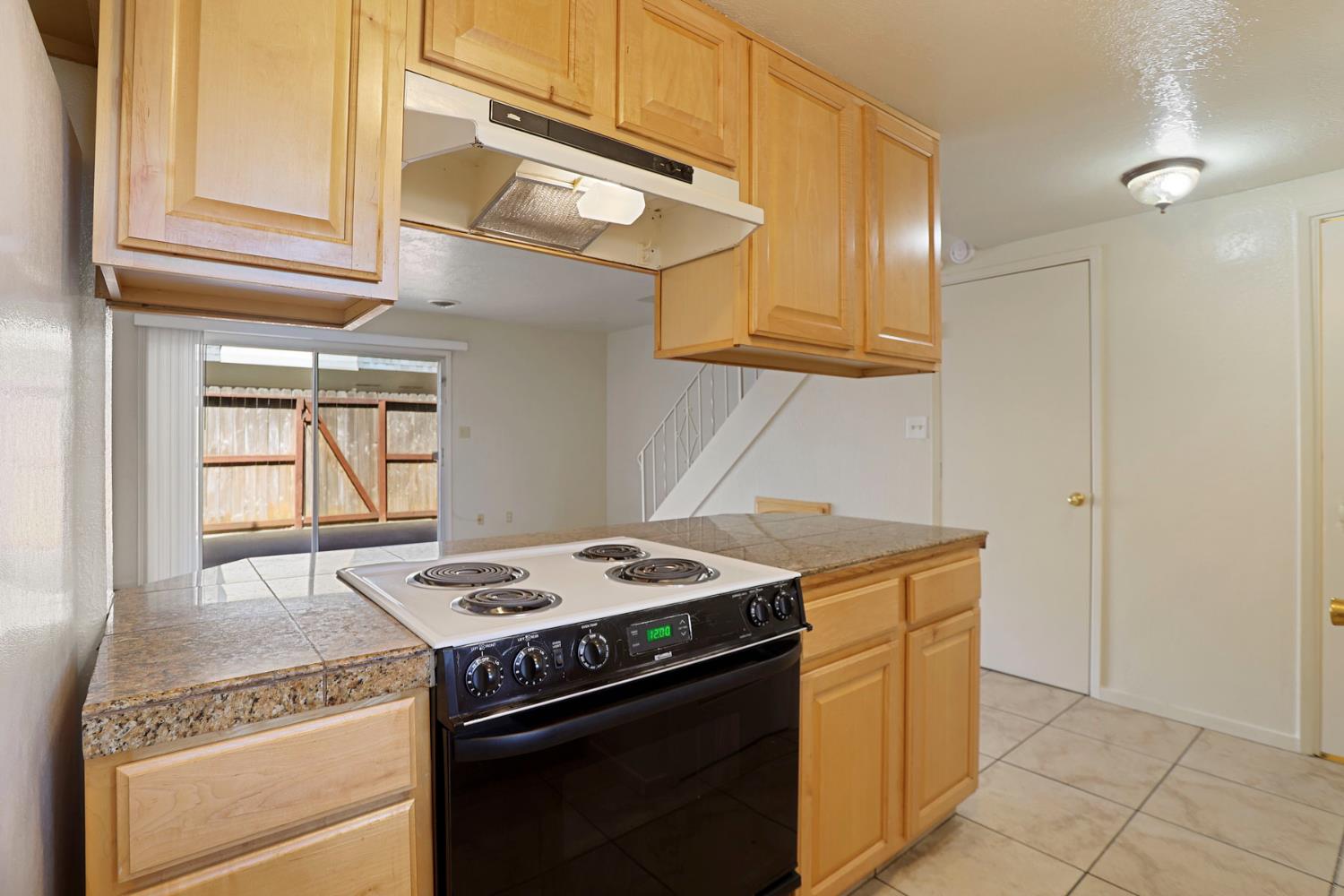 898 Rutledge Drive Lodi, CA 95242 - Photo 7 of 29
